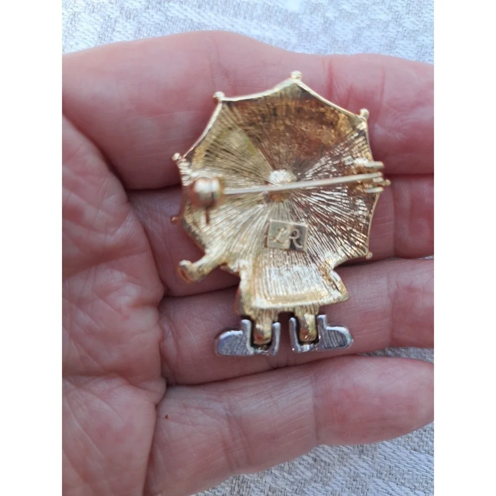 Lady Remington Brooch 
